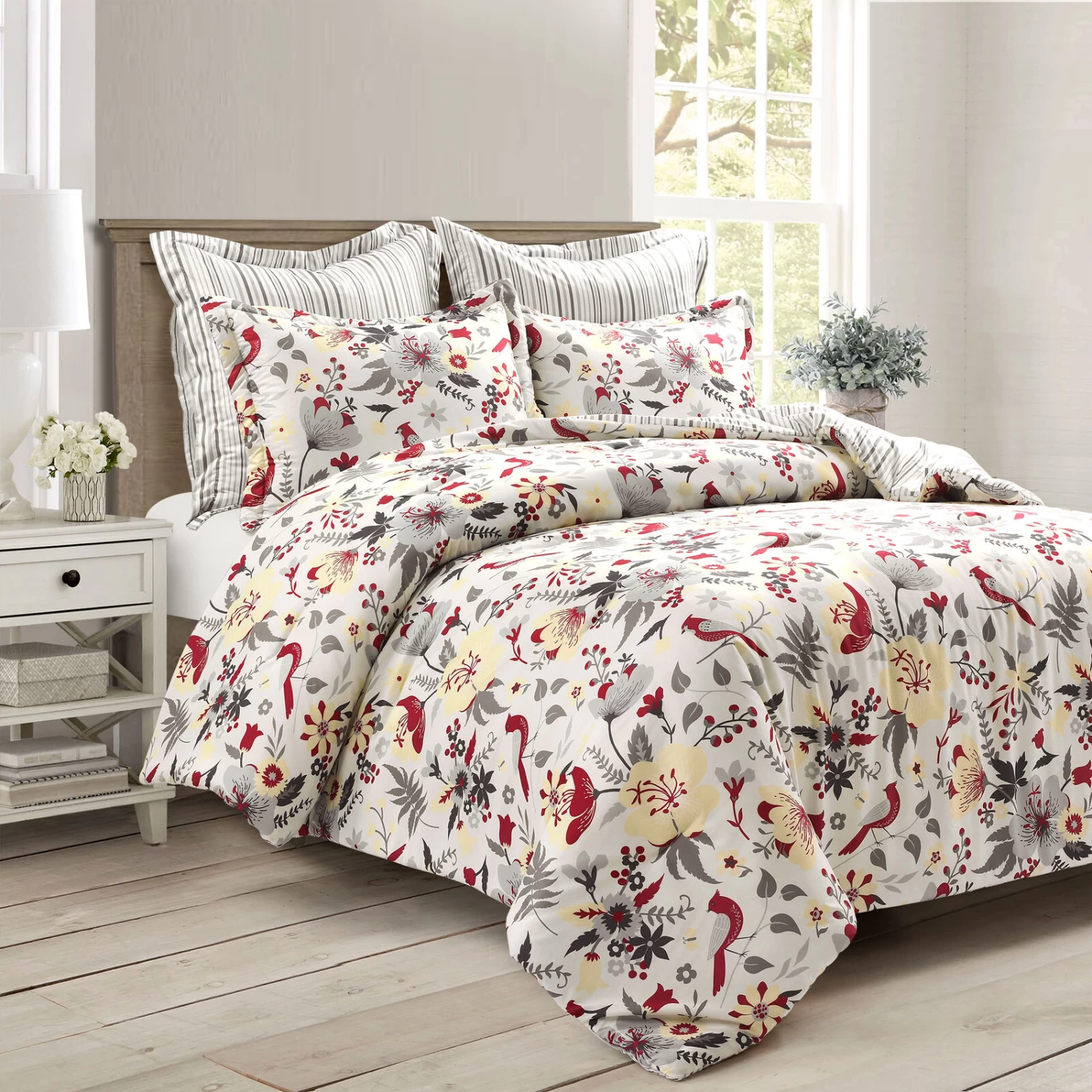 Blooming Garden Reversible Comforter 5-Pc Set 4 Blooming Garden Reversible Comforter 5-Pc Set - Image 2