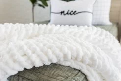 Holly Throw -Fashion Bedding Store LmlvB4Ps