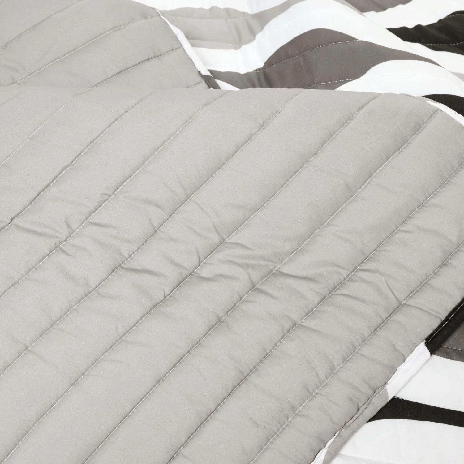 Mid Century Geo Quilt 3Pc Set 4 Mid Century Geo Quilt 3Pc Set - Image 2