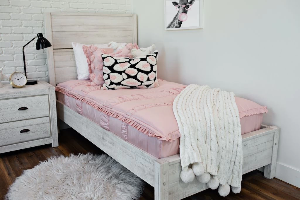 Bubblegum Giraffe Artwork Download 9 Bubblegum Giraffe Artwork Download - Image 7